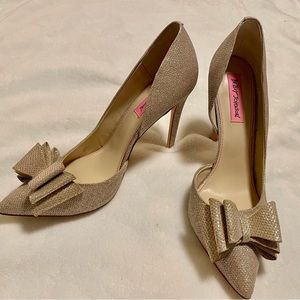 Betsy Johnson Gold Bow Heels